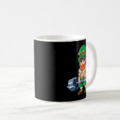Leprechaun St. Patricks Day Gewichtheben Kaffeetasse (VorderseiteRechts)