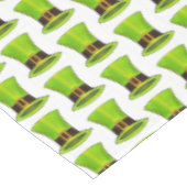 Leprechaun Top Hat Lucky Green St. Patrick's Day Tischdecke (Schrägansicht)