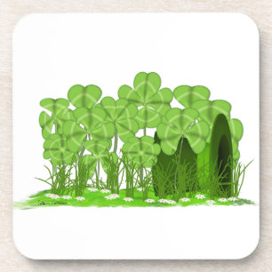 Leprechaun-Zylinderhut liegt auf einem Feld aus Sh Getränkeuntersetzer