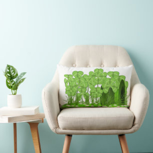 Leprechaun's Top Hat Lying im Bereich der Kleeblät Lendenkissen