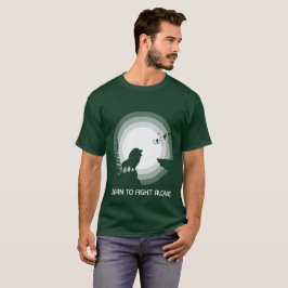 Lerne allein zu kämpfen – Löwe unter Mondlicht T-Shirt