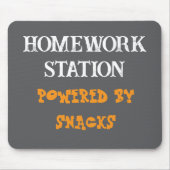 Lernstation mit Snacks betrieben Lustiger Schüler Mousepad (Vorne)