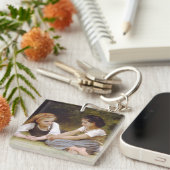 Les Noisettes: Junge Mädchen sammeln Haselnüsse Schlüsselanhänger (Vorderseite rechts)