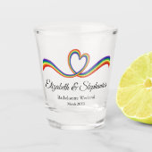 Lesbian Bachelorette Rainbow Heart Schnapsglas (Vorderseite)