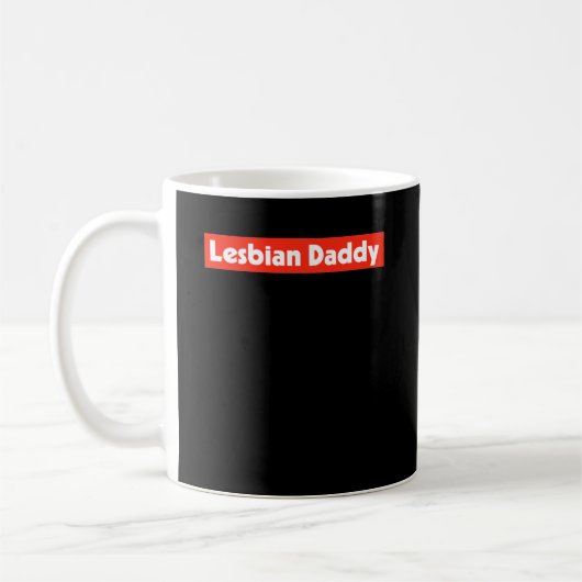 Lesbian Daddy LGBT Red Background Kaffeetasse (Links)