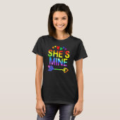 Lesbian She's Mine Couples Matching I's Lgbt T-Shirt (Vorne ganz)