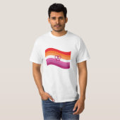 Lesbian Sunset Liebe Pride Wavy Flag T-Shirt (Vorne ganz)