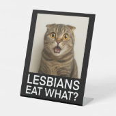 Lesbians Eat What Funny Sockelschild (Vorderseite)