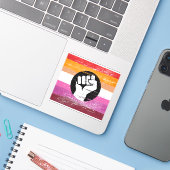 Lesbische bemalte Protestflagge Aufkleber (Laptop mit iPhone)