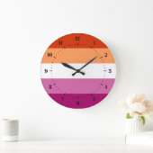 Lesbische Flagge Große Wanduhr (Zuhause)