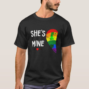 Lesbische Paarherzen Sie ist meine Gay Trans LGBT T-Shirt