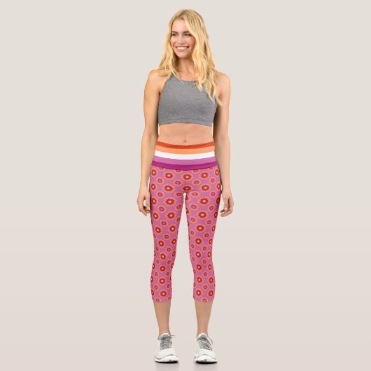 Lesbische Stolperflagge / rosa Blume Muster Capri Leggings (Vorderseite)