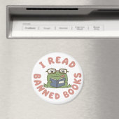 Lese verbotene Bücher Lustiger Frosch beim Lesen Magnet (In Situ (Geschirrspüler))