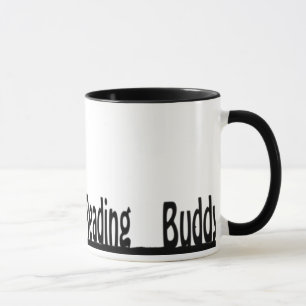 Lesefreund-Tasse mit dem Jungen, der neben Baum Tasse