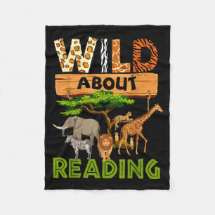 Leseliebhaber wildes Lesen lesen Bücher und Fleecedecke