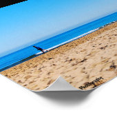 Lesen am sandigen Strand Poster (Ecke)