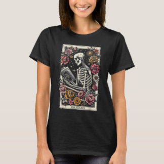 Lesen des Skeletts der Reader-Tarot-Karte T-Shirt