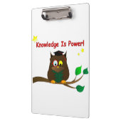 Lesen eines klugen Owl Klemmbrett (Links)