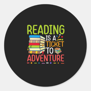 Lesen ist ein Ticket für den Abenteuer-Bibliotheks Runder Aufkleber