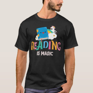 Lesen ist Magie Buchliebhaber-Design T-Shirt