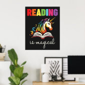 Lesen ist magisches Regenbogenspiel Poster (Heimbüro)