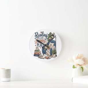 Lesen ist mein glücklicher Ort – Cozy Buchliebhabe Runde Wanduhr