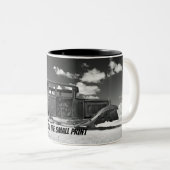 Lesen Sie die kleine gedruckte Tasse des alten Aut (VorderseiteRechts)