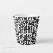Lesen Sie in 8 Sprachen Lino Print Latte Tasse (Vorderseite)