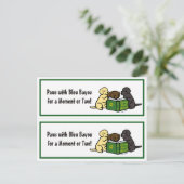 Lesen von Labrador Puppies-Lesezeichen Postkarte (Stehend Vorderseite)