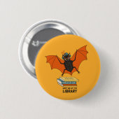 Lesende Fledermaus | Whimsical Bibliothekar mit Bü Button (Vorne & Hinten)