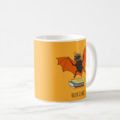 Lesende Fledermaus | Whimsical Bibliothekar mit Bü Kaffeetasse (VorderseiteRechts)