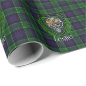 Leslie Scottish Clan Tartan & Crest Geschenkpapier (Rolleneckpunkt)