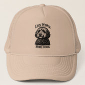 Less People More Dogs Hat – Goldendoodle Graphic Truckerkappe (Vorderseite)