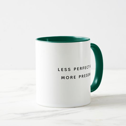 Less Perfection Fun Typography Two-Tone Mug Tasse (VorderseiteRechts)