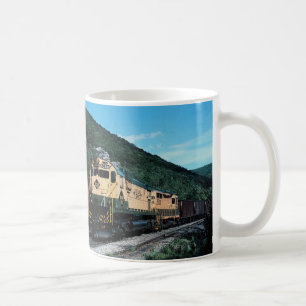 LesungsAlco Nr. 5308 mit EMD GP-35 5313 an morgens Kaffeetasse