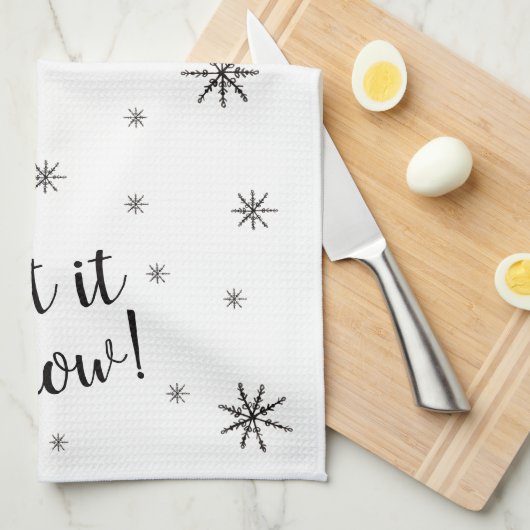 Let it Snow Black and White Snowflake Geschirrtuch (Viertel Falte)