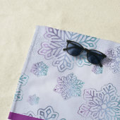 Let it Snow–Funny Christmas Beach Purple Strandtuch (Beispiel)