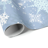 Let it Snow - Snowflakes on Cerulean Blue Geschenkpapier (Rolleneckpunkt)