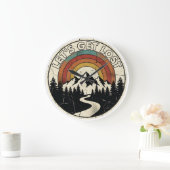 Let’s Get Lost Retro Mountain Adventure Outdoor Große Wanduhr (Zuhause)
