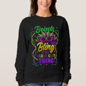 Let The Shenanigans Begin Mardi Gras Party Mask Co Sweatshirt (Vorderseite)