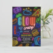 Let's GLOW Crazy' Neon Casino Bachelor Party Einladung (Stehend Vorderseite)