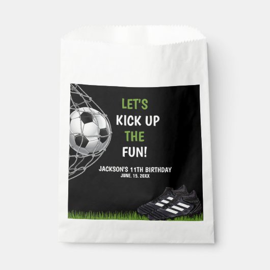 Let's Kick up the fun!, Fun Soccer Birthday Geschenktütchen (Vorderseite)