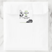 Let's Kick up the fun!, Fun Soccer Birthday Quadratischer Aufkleber (Tasche)