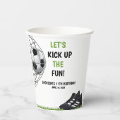 Let's Kick up the fun!, Funny Soccer Birthday Pappbecher (Vorderseite)