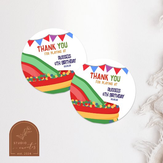 Let's Play Indoor Playground Birthday Runder Aufkleber