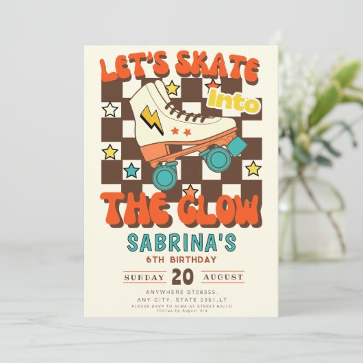 Let's Skate into the glow roller skating birthday Einladung (Stehend Vorderseite)