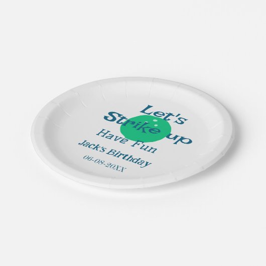 Let's strike up have fun green ball birthday name pappteller (Schrägansicht)