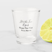 lets the fun begins happy new year name year simpl schnapsglas (Vorderseite)