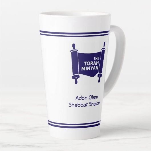 LETTE: TORAH MINYAN, ADON OLAM SHABBAT SHALOM 17oz Milchtasse (Rechte Ecke)