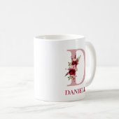 Letter D Burgundy Blush Floral Kaffeetasse (VorderseiteRechts)